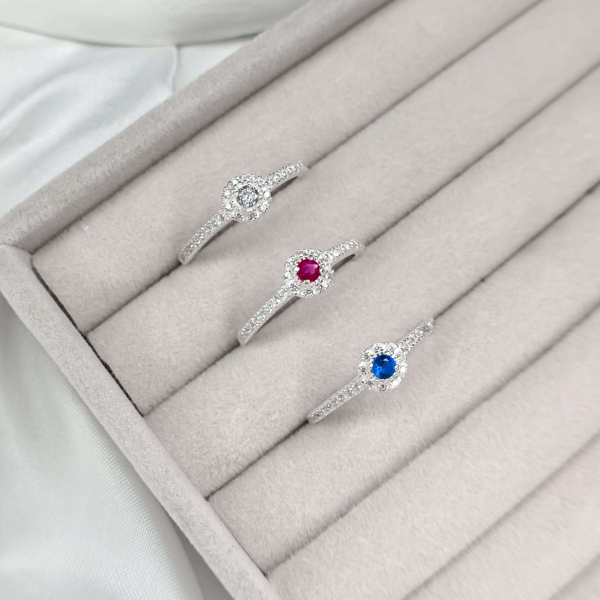 Anel Flor Cravejada Branco