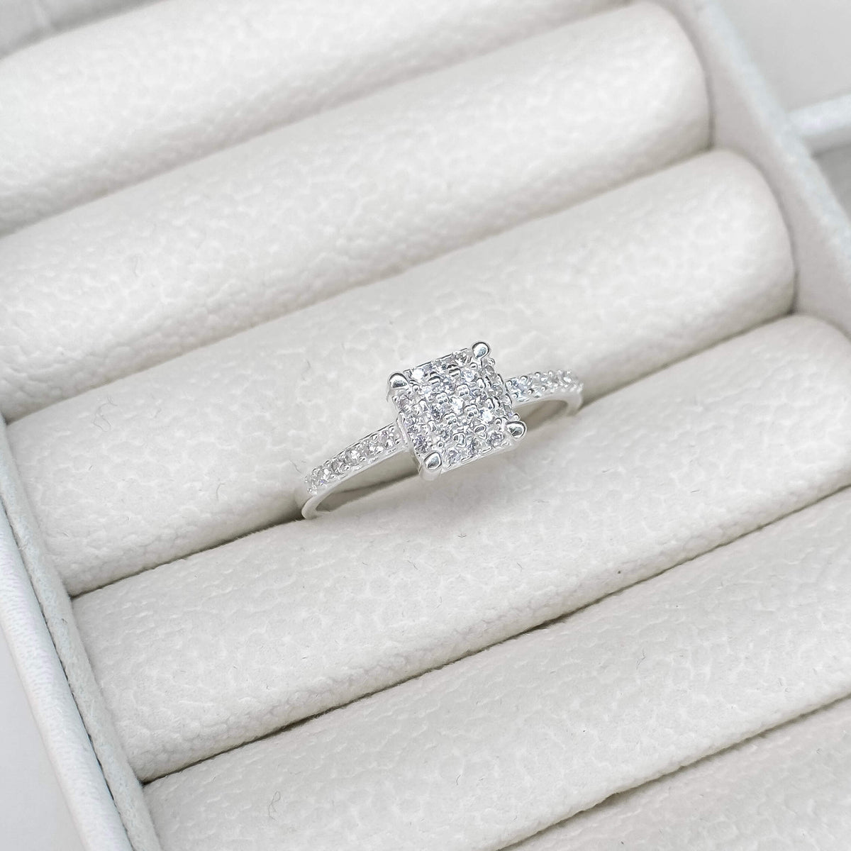 Anel Quadrado P Cravejado