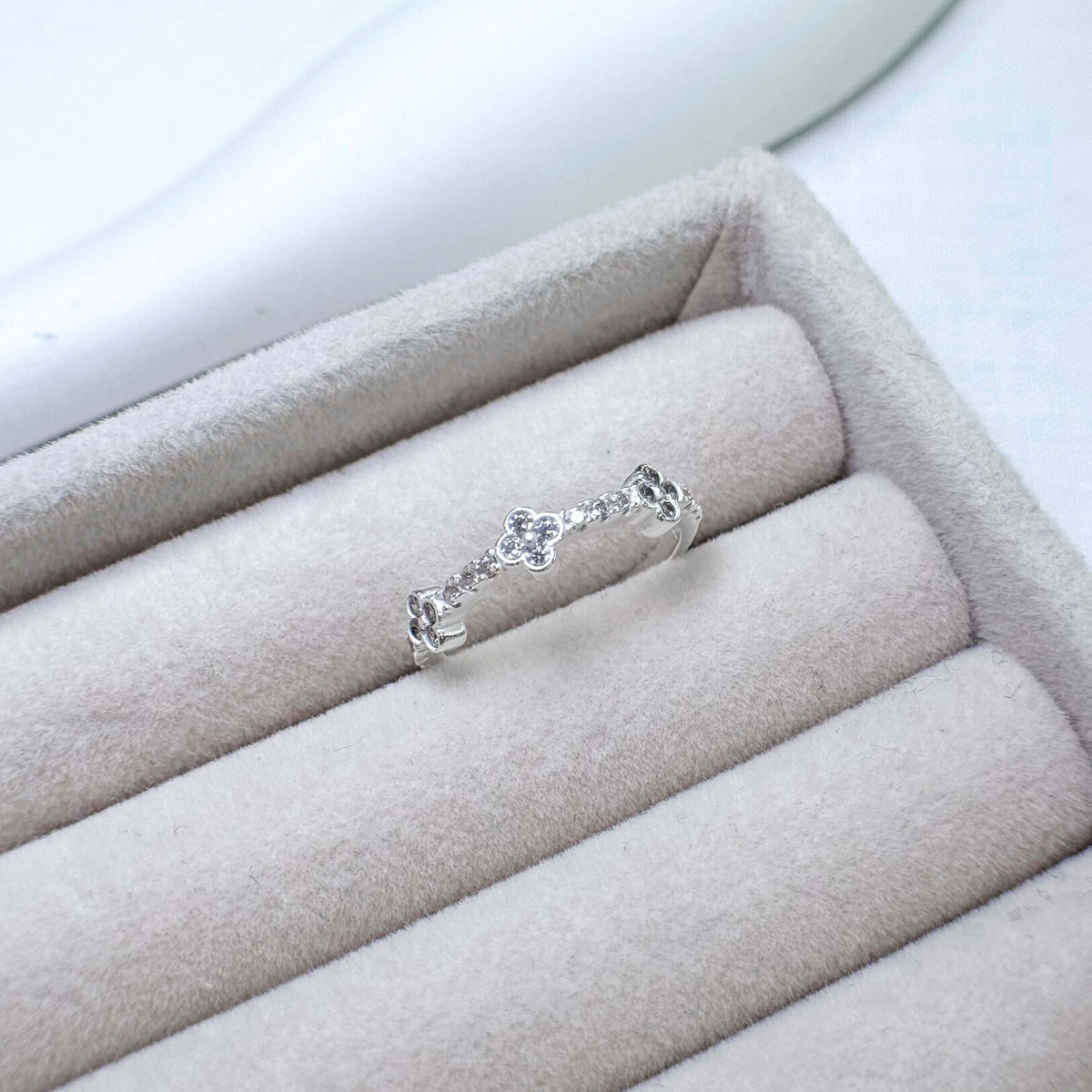 Anel 3 Trevos Branco