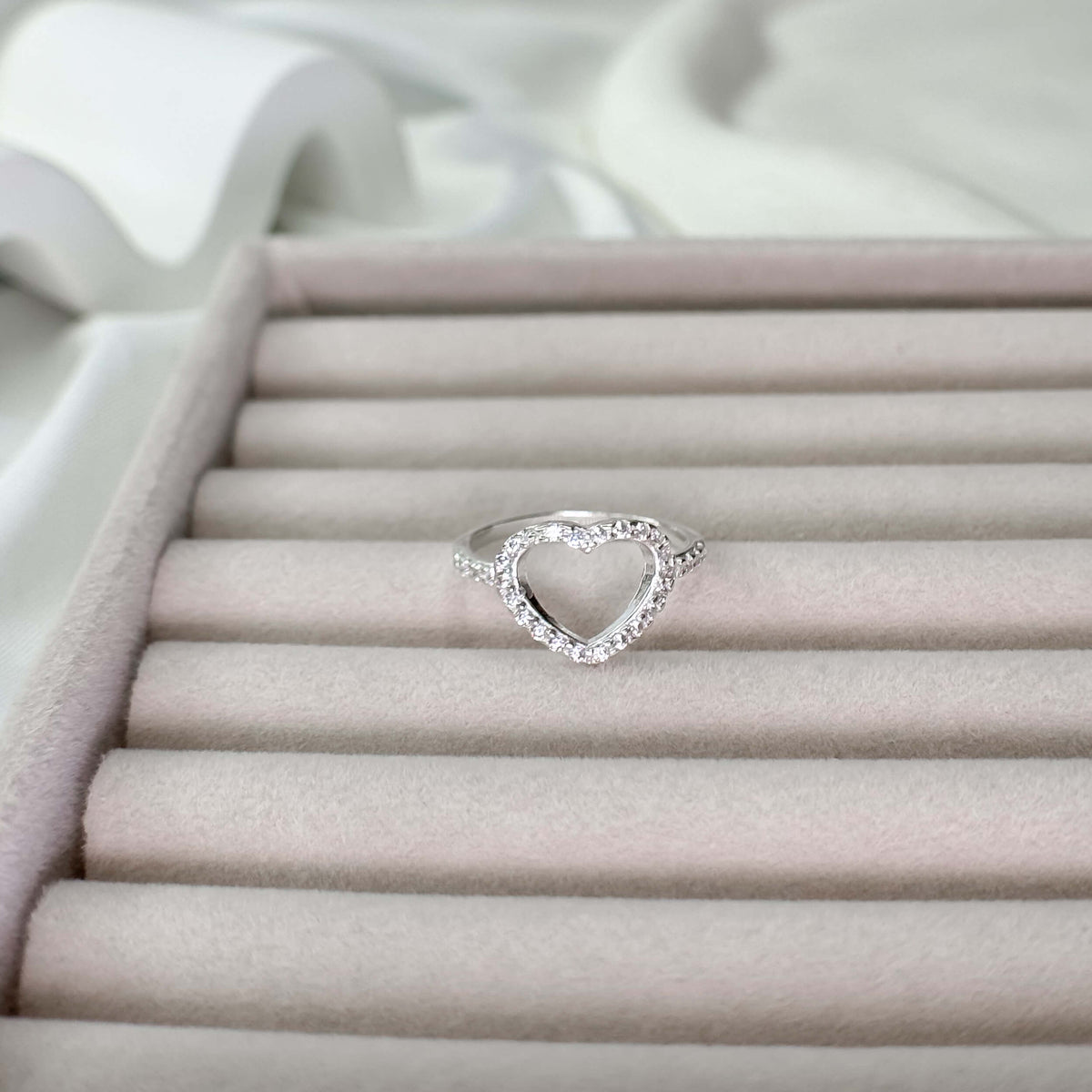 Anel Coração Cravejado