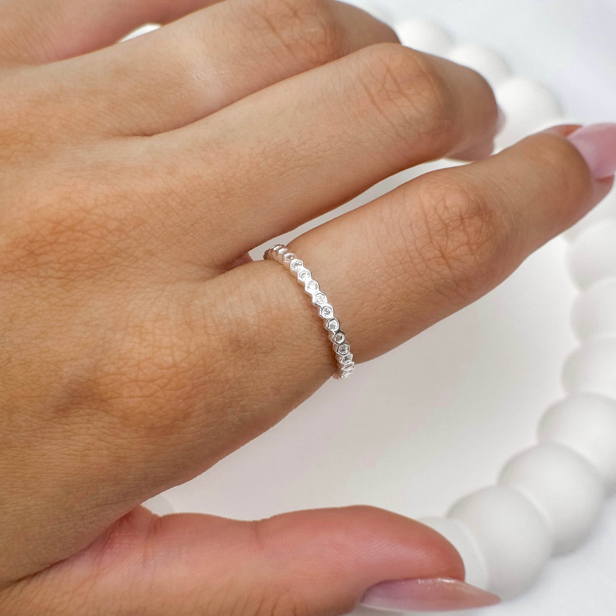 Anel Branco Cravação Inglesa 360