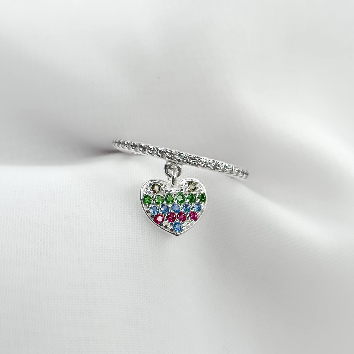 Anel com Pingente Coração Cravejado Colorido