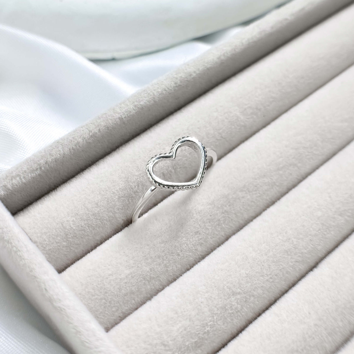 Anel Coração Pontilhada