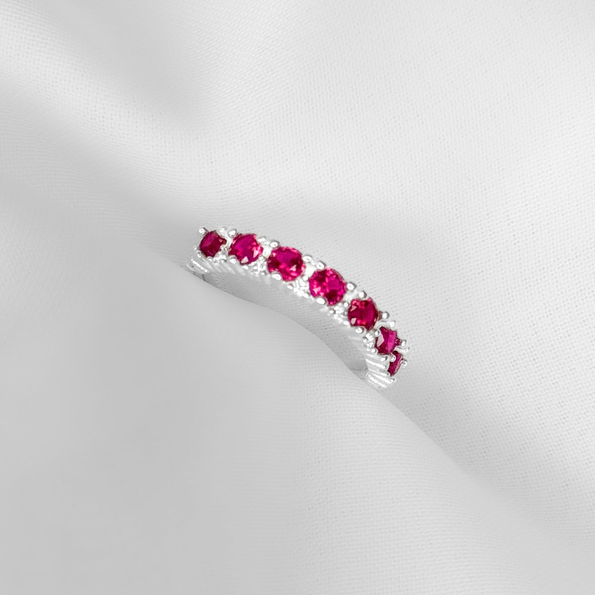 Anel Aparador Cravejado com Zircônias Rosa