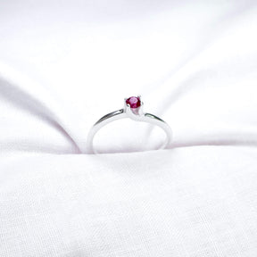 Anel Solitário Garra com Abraço Rosa