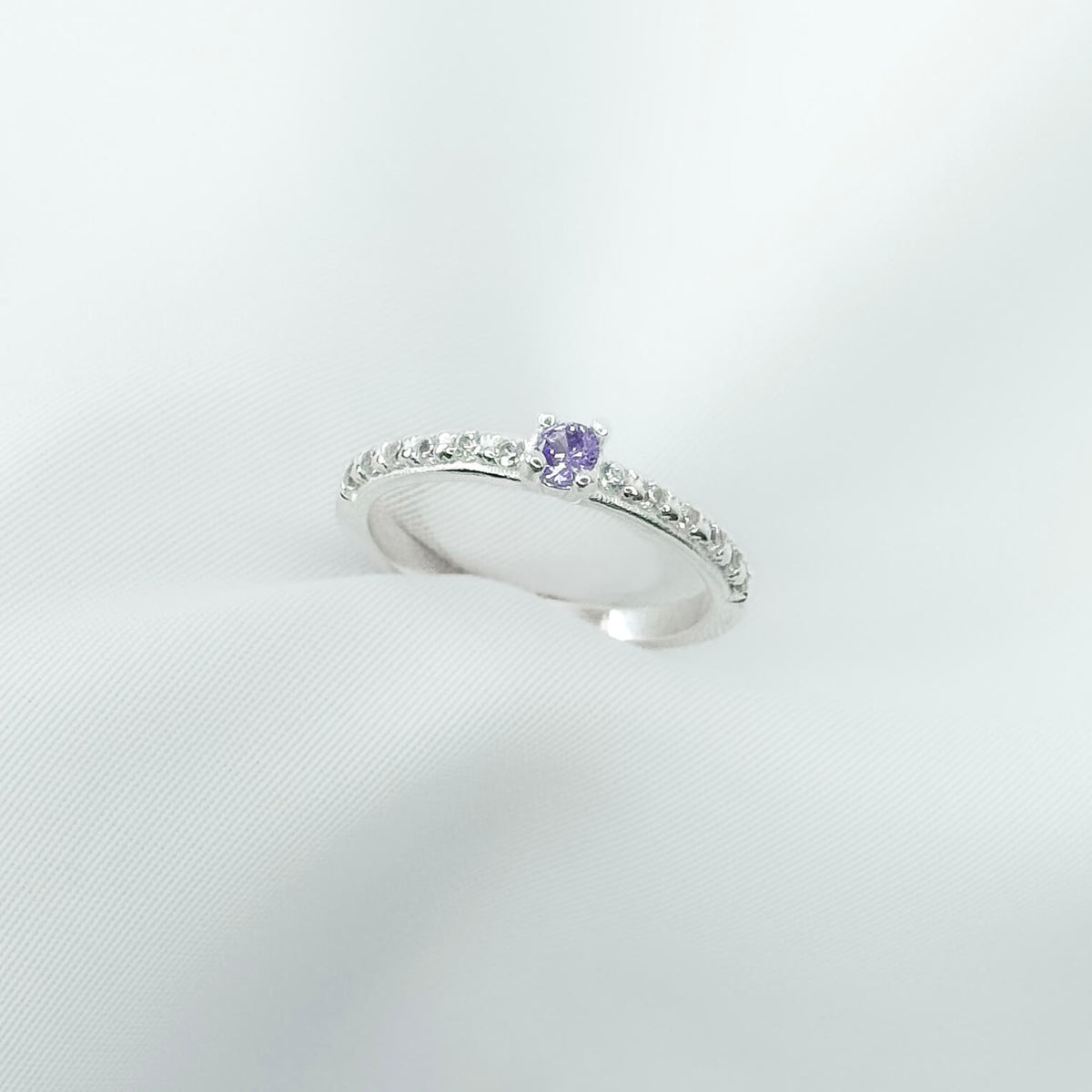 Anel Solitário Pedra Central Cravejado P Roxo